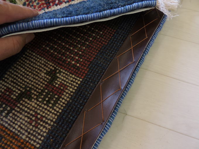 ギャッベ 手織り ウール ギャッベの本場 イラン シラーズ産 玄関マットサイズ 64cm×44cm すべり止めマット付き 【本物保証】