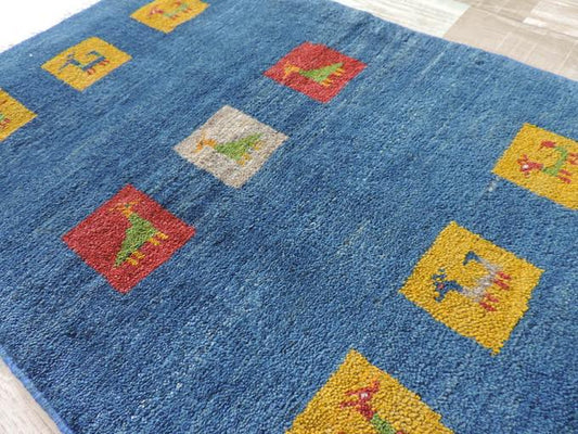 ギャッベ 手織り ウール ギャッベの本場 イラン シラーズ産 玄関マットサイズ 92cm×61cm すべり止めマット付き 【本物保証】