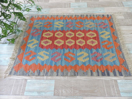 手織りウール100% ペルシャ シラーズ産 カシュカイリバーシブルキリム<br />玄関マットサイズ:64cmx92cm【送料無料】