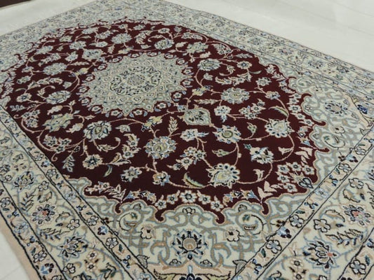 ペルシャ絨毯 カーペット 高品質ウール 手織り 高級 ペルシャ絨毯の本場 イラン ナイン産 中型サイズ 151cm×101cm【本物保証/直輸入】