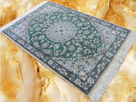 ペルシャ絨毯 カーペット ウール&コットン 手織り高級 ペルシャ絨毯の本場 イラン ナイン産 玄関マットサイズ 117cm×80cm【本物保証】