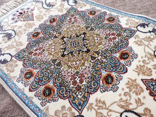 ペルシャ絨毯 カーペット ラグ 63万ノット 高密度 ソフトタッチ ウィルトン織り 機械織り ペルシャ絨毯の本場 イラン産 玄関マット 85cm×50cm 【本物保証/直輸入/高品質/高級/激安】