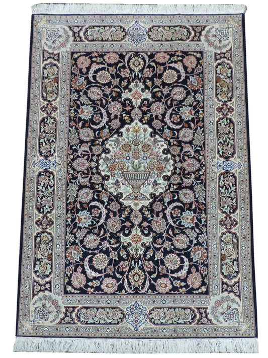 ペルシャ絨毯 カーペット ラグ ウール＆シルク 手織り 高級 ペルシャ絨毯の本場 イラン イスファハン産 中型サイズ 224cm×143cm 【本物保証/直輸入】