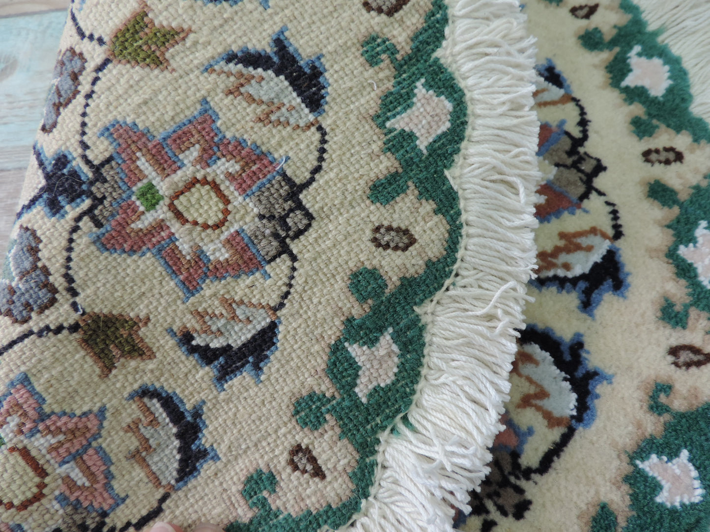 ペルシャ絨毯 愛らしいミニ丸形 ウール100％ 手織り ペルシャ絨毯の本場 イラン ナイン産チェアーマット玄関マットなどに、サイズ 44cm×44cm【本物保証/直輸入】