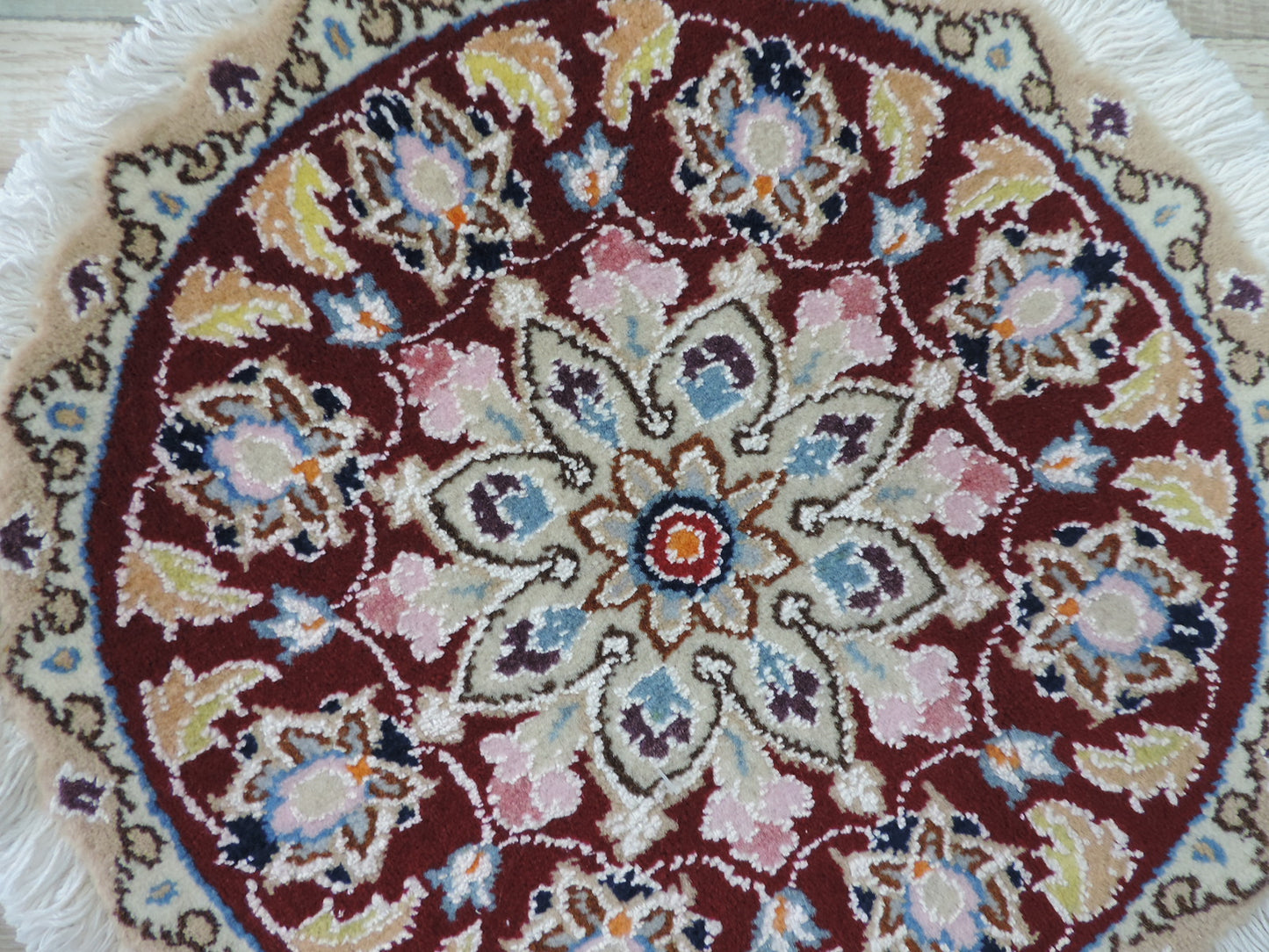 ペルシャ絨毯 愛らしいミニ丸形 ウール100％ 手織り ペルシャ絨毯の本場 イラン ナイン産チェアーマット玄関マットなどに、サイズ 41cm×41cm【本物保証/直輸入】