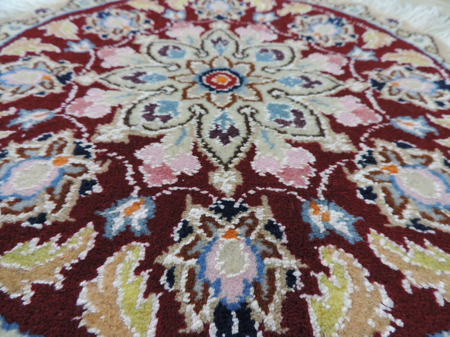 ペルシャ絨毯 愛らしいミニ丸形 ウール100％ 手織り ペルシャ絨毯の本場 イラン ナイン産チェアーマット玄関マットなどに、サイズ 41cm×41cm【本物保証/直輸入】