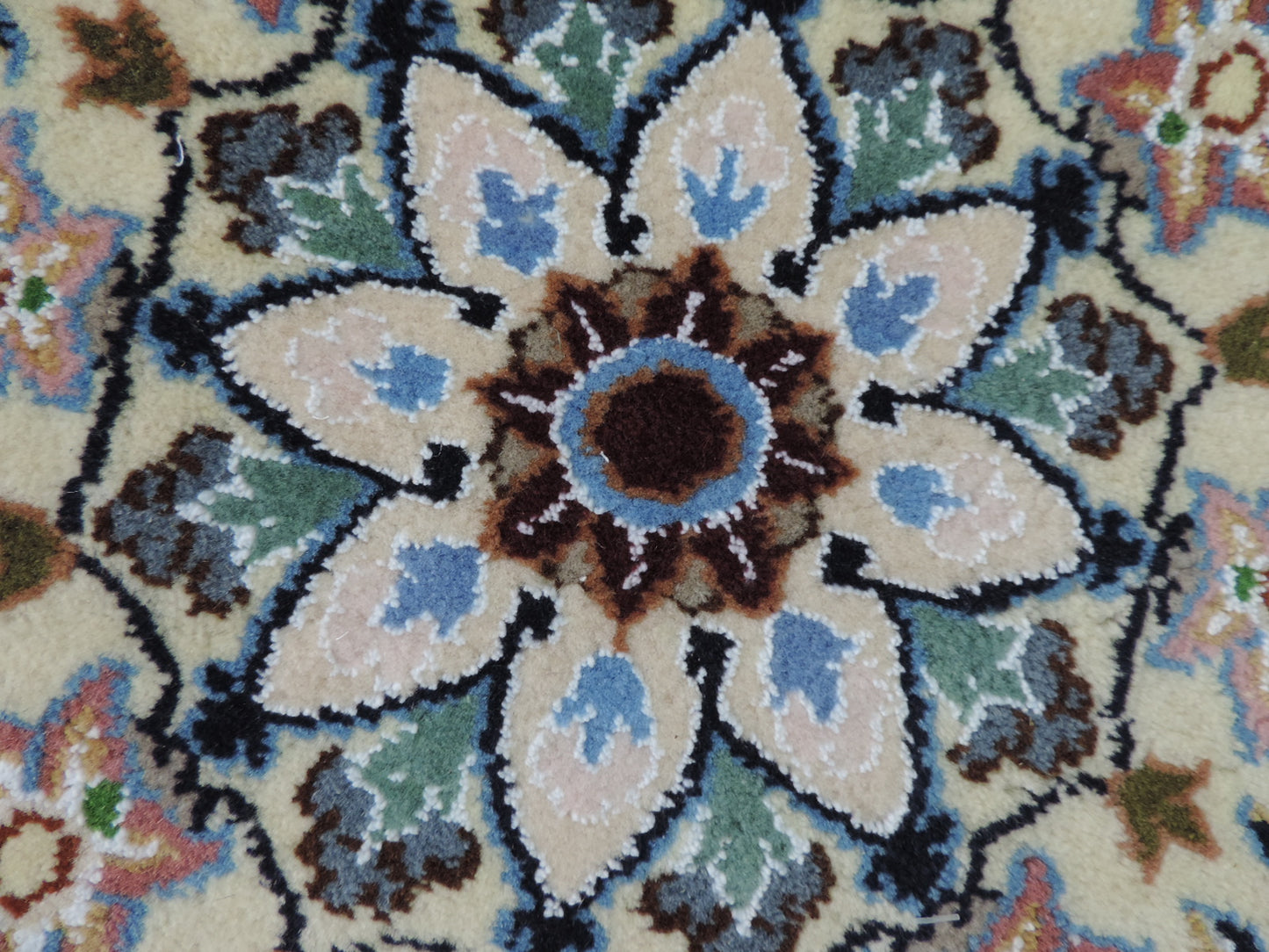 ペルシャ絨毯 愛らしいミニ丸形 ウール100％ 手織り ペルシャ絨毯の本場 イラン ナイン産チェアーマット玄関マットなどに、サイズ 45cm×45cm【本物保証/直輸入】